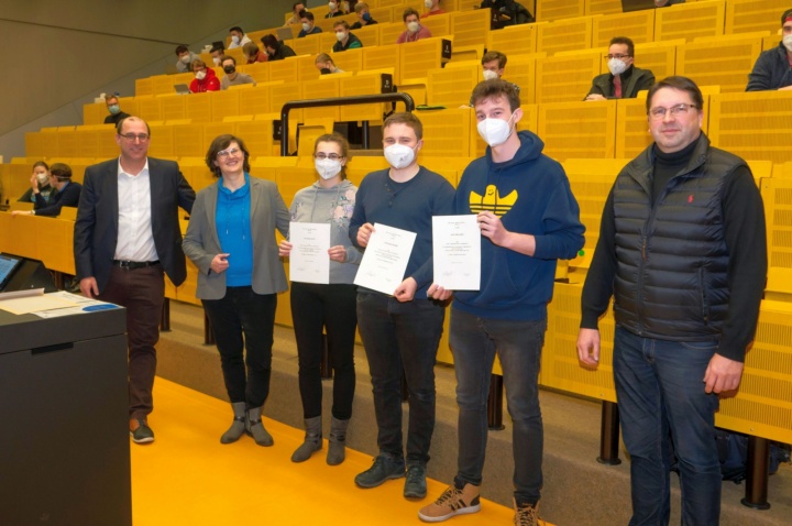 Gruppenbild der Preisträger der Studienpreise