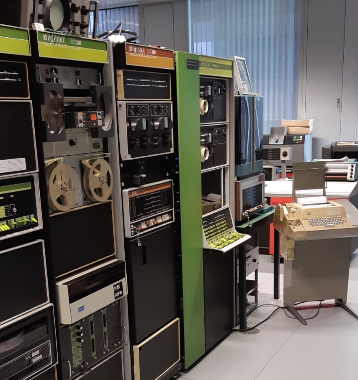 Der PDP 12 in der PDP-Reihe des Computermuseums 
